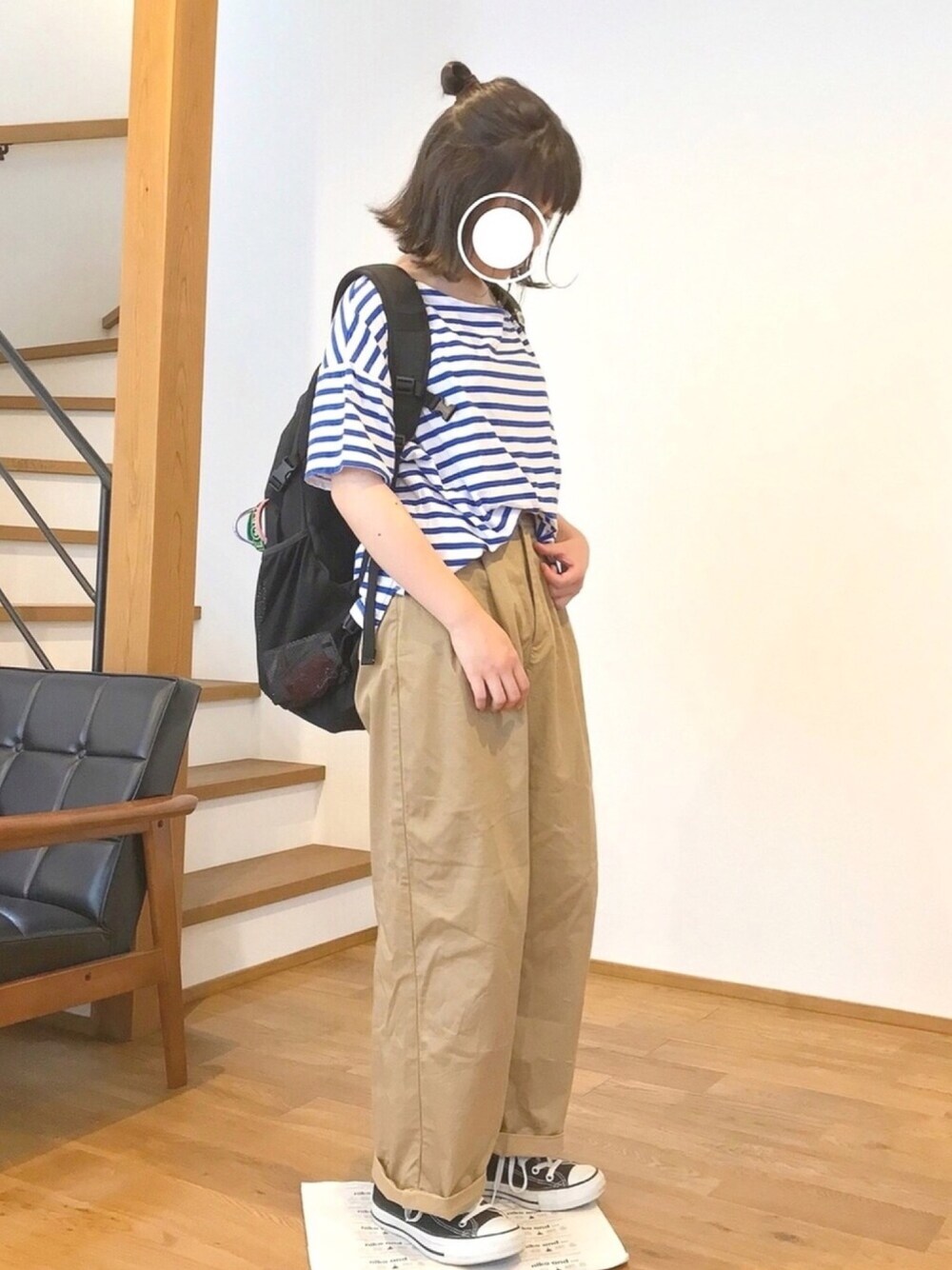 「カジュアルコーデ、ゆるコーデ、ボーダートップス、プチプラコーデ、夏、マリンコーデ、ワイドパンツ、ハーフアップお団子、コンバース」｜「niko and...のCボーダーボートネックTシャツ【niko and ...】（Tシャツ/カットソー、ブルー系）」を使った、manaさん（レディース・157cm）の夏コーディネートの1枚目の写真