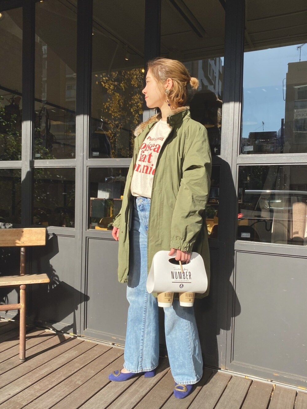 「冬コーデ、冬、オトナカジュアル、ラクチンコーデ、モッズコート、ビッグシルエット、ファー、カーキ、デニムパンツ」｜「NOMBRE IMPAIRのＩＴＡ中綿ピーチイタリアボア３ＷＡＹモッズコート（モッズコート、グリーン系）」を使った、seki.さん（レディース・160cm）の冬コーディネートの1枚目の写真