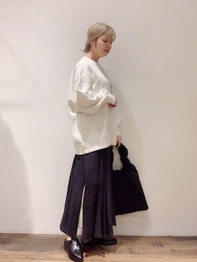 「ジーナシス」｜「アイテム（スウェット）」を使った、RIKOさん（レディース・163cm）の春コーディネート