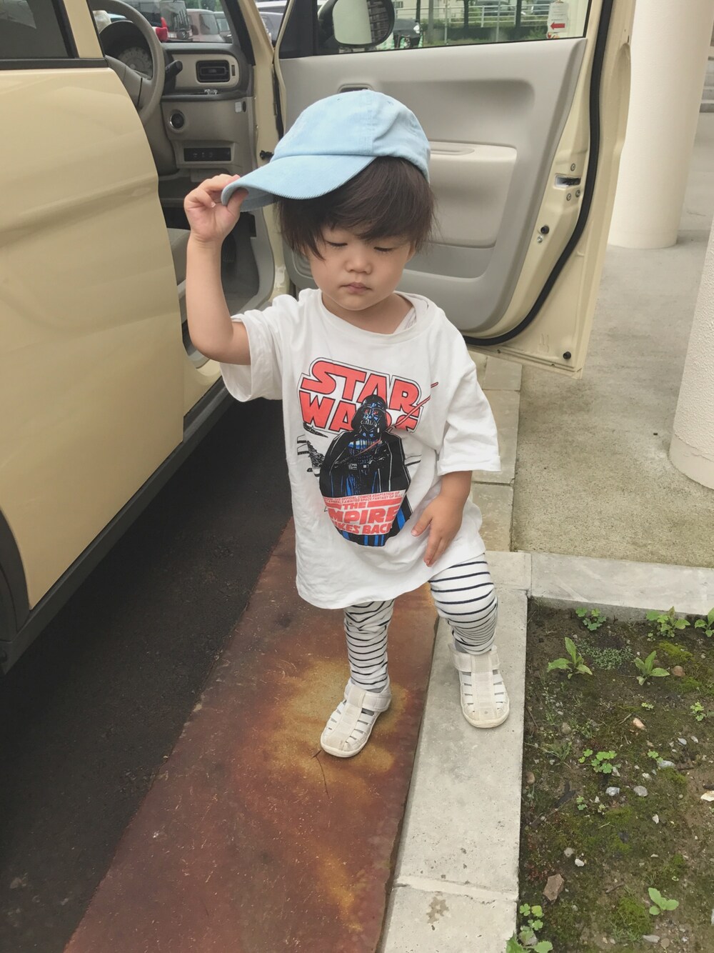 「GU、UNIQLO、男の子、２歳児、保育園コーデ、シンプル、ショートヘア、キャップ、サンダル、モノトーン」｜「sanforizedのアイテム（キャップ、ブルー系）」を使った、touma♡issei  さん（キッズ・90cm）の夏コーディネートの1枚目の写真