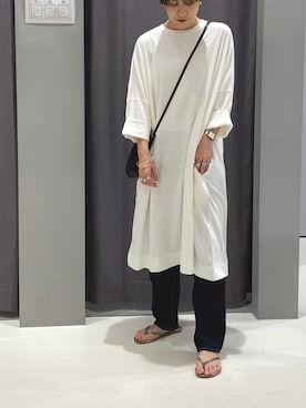 「シャツワンピ」｜「アイテム（チュニック）」を使った、YURINAさん（レディース・161cm）の春コーディネート