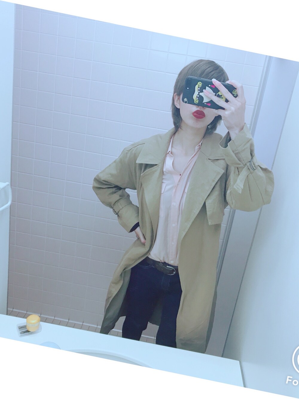 「カジュアル、春コーデ、プチプラ、spring、デニム、シャツスタイル、パンツスタイル、キレイめ、トレンチコート、サーモンピンク」｜「LEPSIMのスキッパームジシャツLS　735331（シャツ/ブラウス、ピンク系）」を使った、じょんちゃん。さん（レディース・172cm）の春コーディネートの1枚目の写真