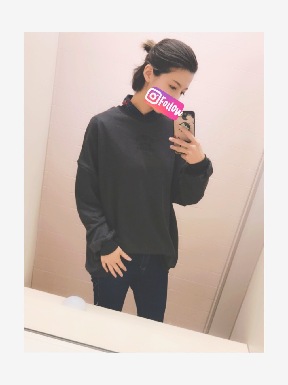 「シンプルコーデ、オトナカジュアル、カジュアルコーデ、おしゃれさんと繋がりたい、ootd、ゆるコーデ、プチプラ、オーバーサイズ、スウェット、スキニーデニム」｜「RAY CASSINのアイテム（スウェット、ブラック系）」を使った、じょんちゃん。さん（レディース・172cm）の冬コーディネートの1枚目の写真