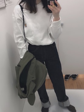 「UNIQLO（ユニクロ）のハイライズワイドストレートジーンズ（デニムパンツ）」を使った、リホリホさん（レディース・158cm）の春コーディネート