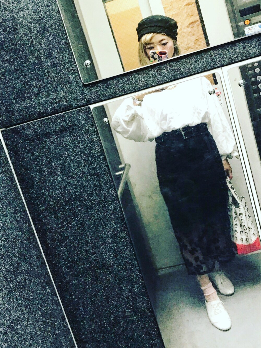 「お洒落さんとつながりたい、モノトーンコーデ、オトナ女子、きれいめスタイル」｜「UNIFのアイテム（ハンチング/ベレー帽、ブラック系）」を使った、yurさん（レディース・154cm）の夏コーディネートの1枚目の写真