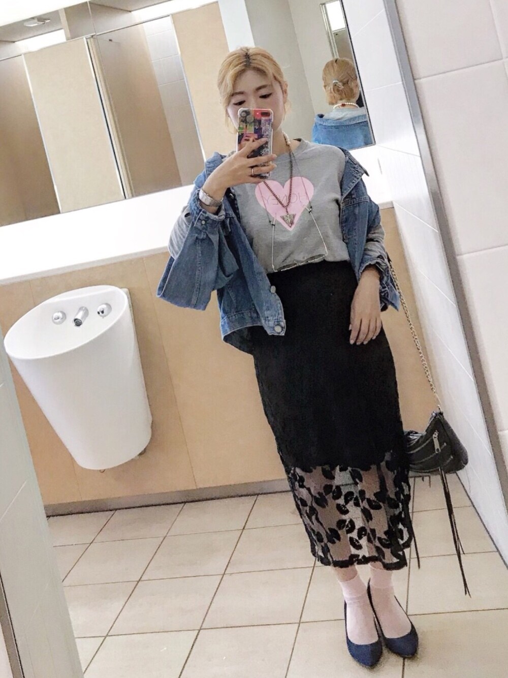 「シンプルコーデ、オトナカジュアル、お洒落さんとつながりたい、オトナ女子、カジュアルコーデ、低身長、ロングスカート」｜「HONEY MI HONEYのアイテム（シャツ/ブラウス、グレー系）」を使った、yurさん（レディース・154cm）の春コーディネートの1枚目の写真