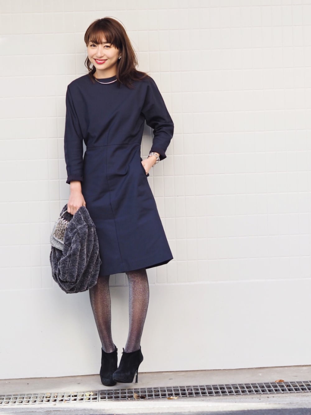 「ootd、outfit、結婚式、結婚式 ワンピース、結婚式二次会スタイル」｜「DandA by danny&anneのドルマンドレス（ワンピース、ブルー系）」を使った、永田杏奈さん（レディース・158cm）の冬コーディネートの1枚目の写真