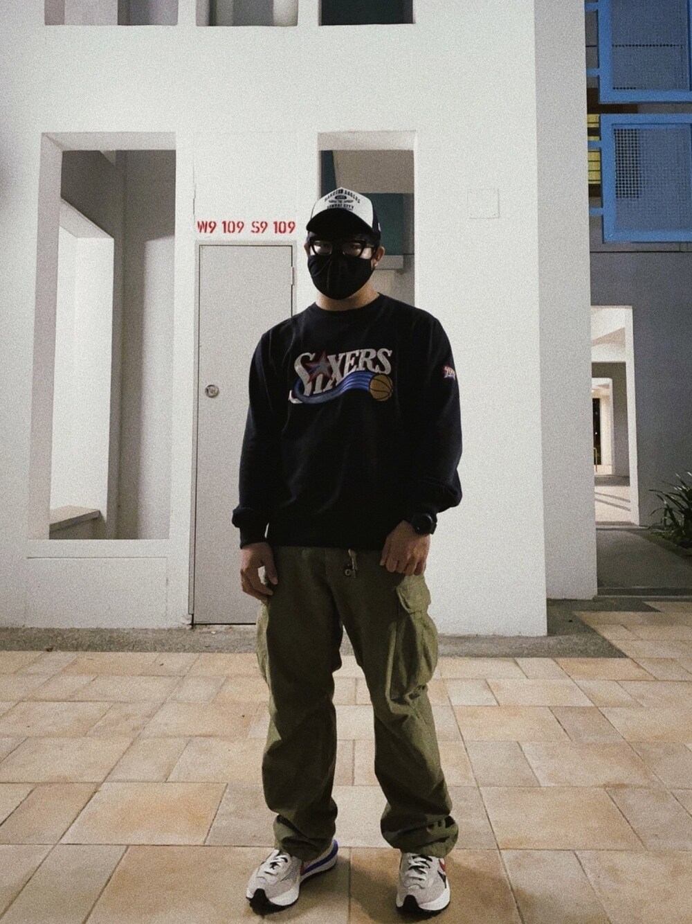 「street、NIKE、sacai、visvim、vaporwaffle、Champion、vintage、casual、Americana」｜「VISVIMのEiger Sanction Cargo Pants（カーゴパンツ、グリーン系）」を使った、thinkchinkさん（メンズ・169cm）の春コーディネートの1枚目の写真