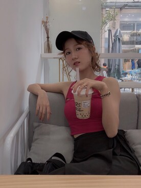 「crazy yogaのアイテム（タンクトップ、レッド系）」を使った、吃小松鼠的大栗子さん（レディース）の秋コーディネート