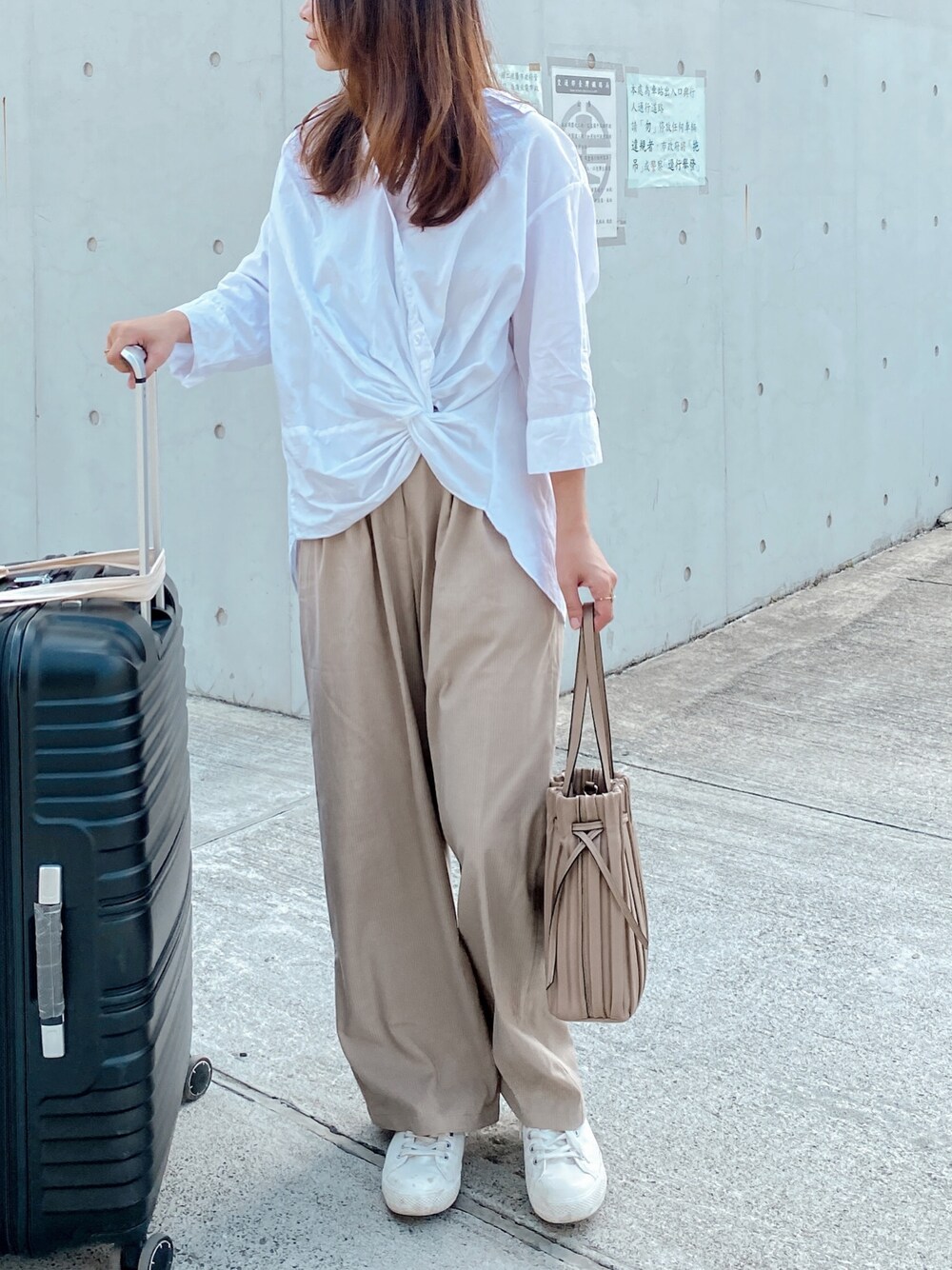 「ootd、秋のコーデ、MUJI、ZARA、meierq、PAZZO、大人カジュアル、秋服、韓国ファッション、韓国コーデ」｜「PAZZOのアイテム（シャツ/ブラウス、ホワイト系）」を使った、こうさん（レディース・159cm）の秋コーディネートの1枚目の写真