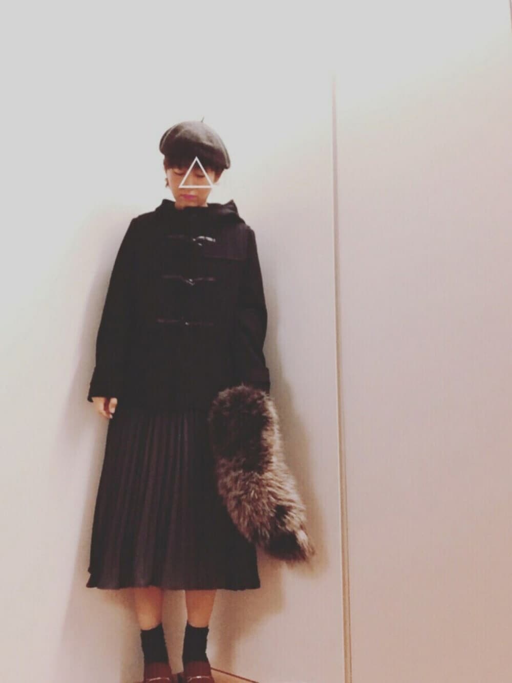 「シンプル、秋のコーデ、ラフ、ベレー帽、上下GU、Doシンプル部、プリーツスカート、プチプラ、GU、ダッフルコート」｜「LE TiROiR de DRESSTERIORのバスクベレー帽（ハンチング/ベレー帽、グリーン系）」を使った、mikamoさん（レディース・158cm）の秋コーディネートの1枚目の写真