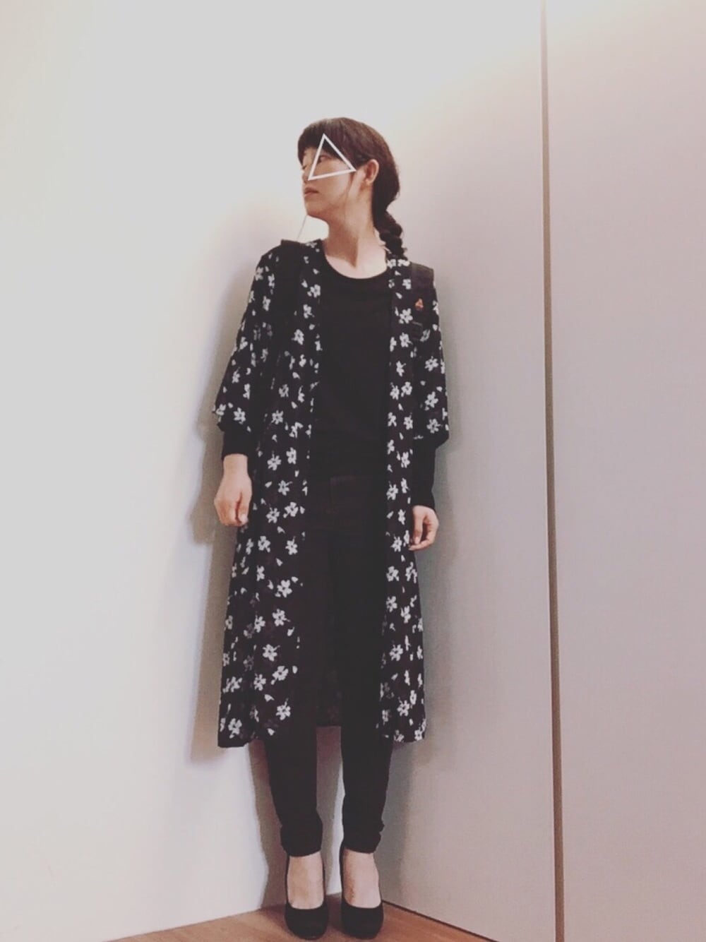 「カジュアルコーデ、シンプルコーデ、プチプラ、outfit、GU、Doシンプル部、花柄、ガウン、デニム」｜「italie to franceのアイテム（カーディガン/ボレロ、ブルー系）」を使った、mikamoさん（レディース・158cm）の春コーディネートの1枚目の写真