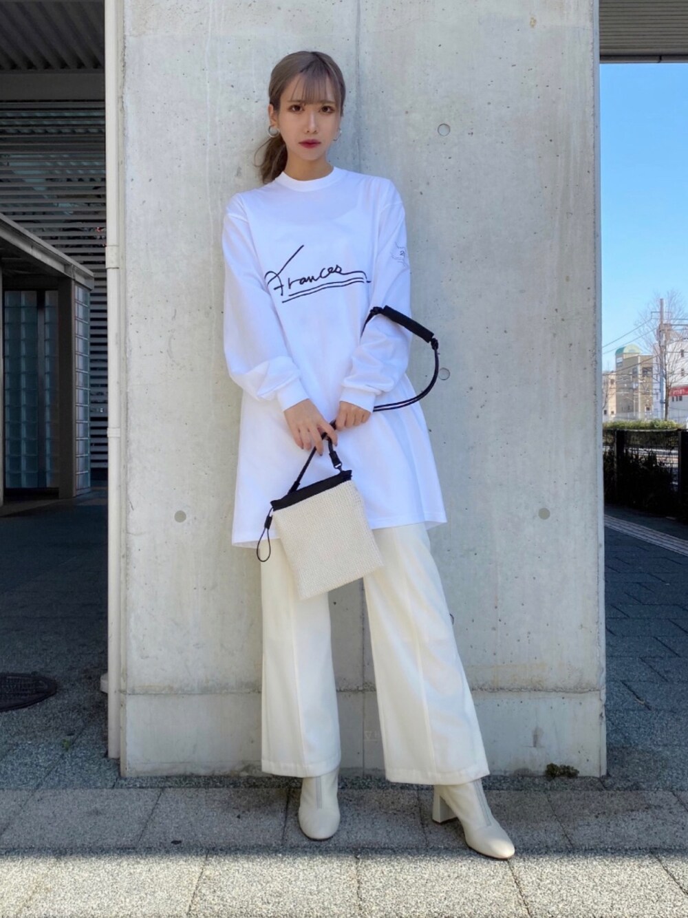 「シンプルコーデ、春コーデ、オールホワイト、ホワイト、オトナ女子、大人ガーリー、Luis、luisfemme、outfit、石すたいる」｜「soeのアイテム（トップス、ホワイト系）」を使った、Nanami Ishikawaさん（レディース・165cm）の春コーディネートの1枚目の写真