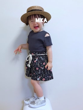 「オープンショルダー」｜「アイテム（帽子）」を使った、実果さん（キッズ・90cm）の夏コーディネート
