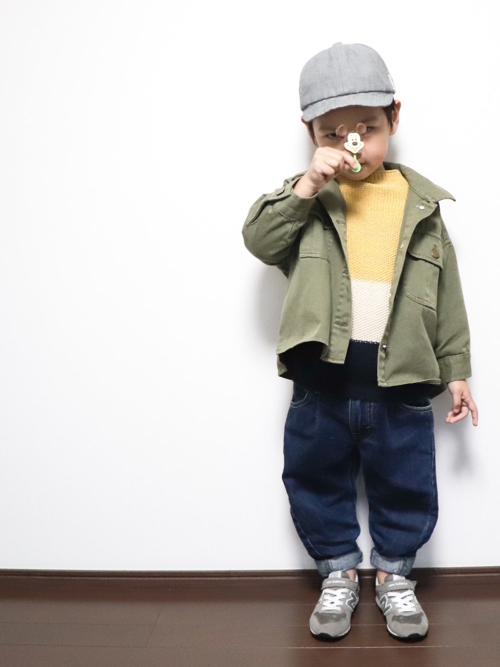 「春コーデ、着回しコーデ、ミリタリージャケット、マルチボーダー、デニムパンツ、変形、３歳1ヶ月、おとこのこ」｜「FITHのアイテム（キャップ、グレー系）」を使った、KISA / SANAさん（キッズ・100cm）の春コーディネートの1枚目の写真