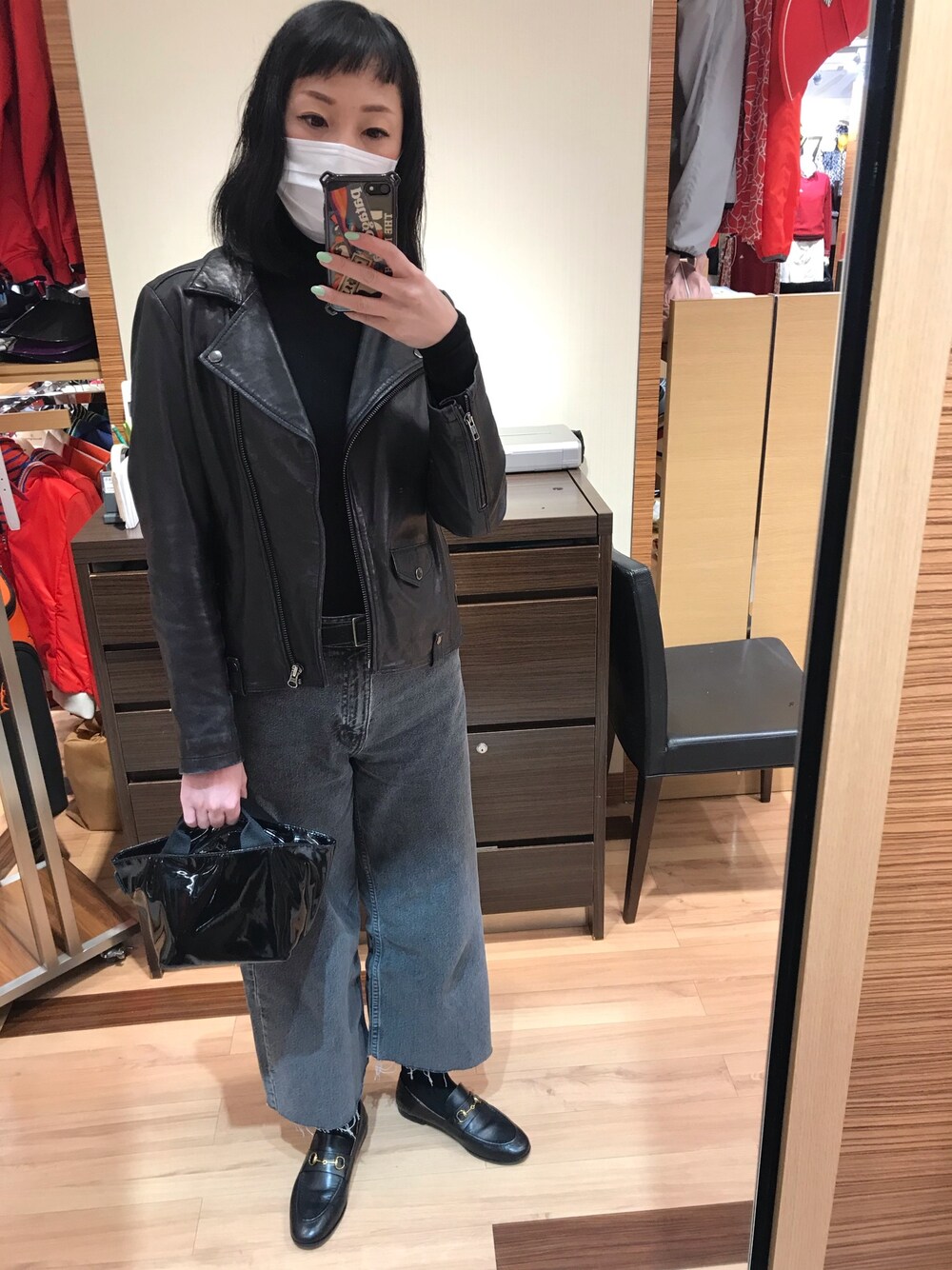 「モノトーン、ビットローファー、キュロット、ZARA、レーザー、シンプル」｜「JOURNAL STANDARD relumeのアイテム（ライダースジャケット、ブラック系）」を使った、Kumiさん（レディース・168cm）の冬コーディネートの1枚目の写真