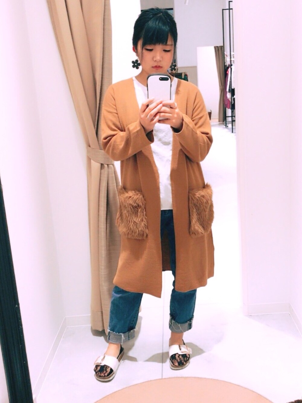 「仕事場にて♡、シンプル、大人な感じ笑笑、髪染めた、ラベンダーアッシュ アッシュ強め」｜「GUのアイテム（カーディガン/ボレロ、ブラウン系）」を使った、honoka♡さん（レディース・150cm）の秋コーディネートの1枚目の写真
