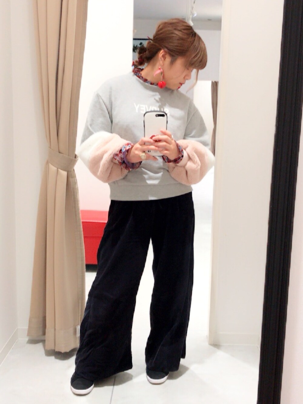 「ヘアアレンジ、日常、簡単、ファッション、仕事終わりバイト、今日、しんどい、頑張ろ」｜「Doublefocusのアイテム（スウェット、グレー系）」を使った、honoka♡さん（レディース・150cm）の秋コーディネートの1枚目の写真