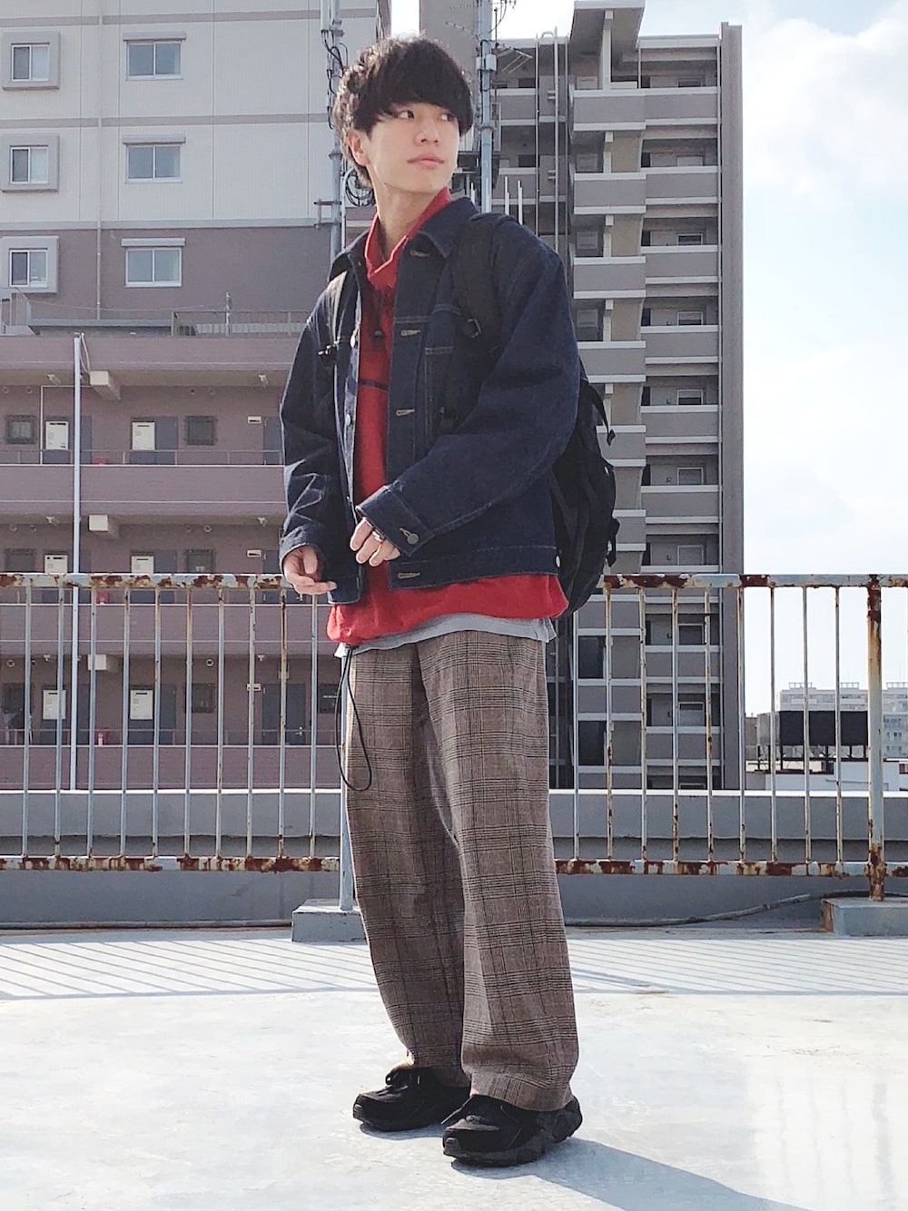 「レイヤードstyle、春、春コーデ、カジュアルコーデ、プチプラコーデ、古着、古着MIX、ユニクロ、UNIQLO U」｜「UNIQLOのデニムジャケット（ブルゾン、ブルー系）」を使った、ふきはるさん（メンズ・166cm）の冬コーディネートの1枚目の写真
