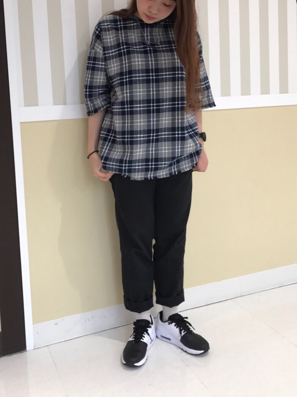 「ドラフトナイキ、NIKE、チェック、スニーカー、メンズライク、AIRMAX1、airmax、ナイキ」｜「SUPERTHANKSのフリンジ ビッグ プルオーバー Tシャツ（Tシャツ/カットソー、ブルー系）」を使った、SARIさん（レディース・160cm）の夏コーディネートの1枚目の写真
