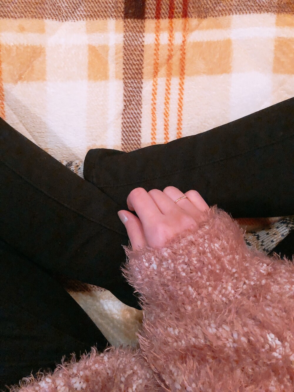 「UNIQLOのWOMEN レギンスパンツ（その他パンツ、ブラック系）」を使った、ゆしゅりがぁさん（レディース・166cm）の冬コーディネートの1枚目の写真