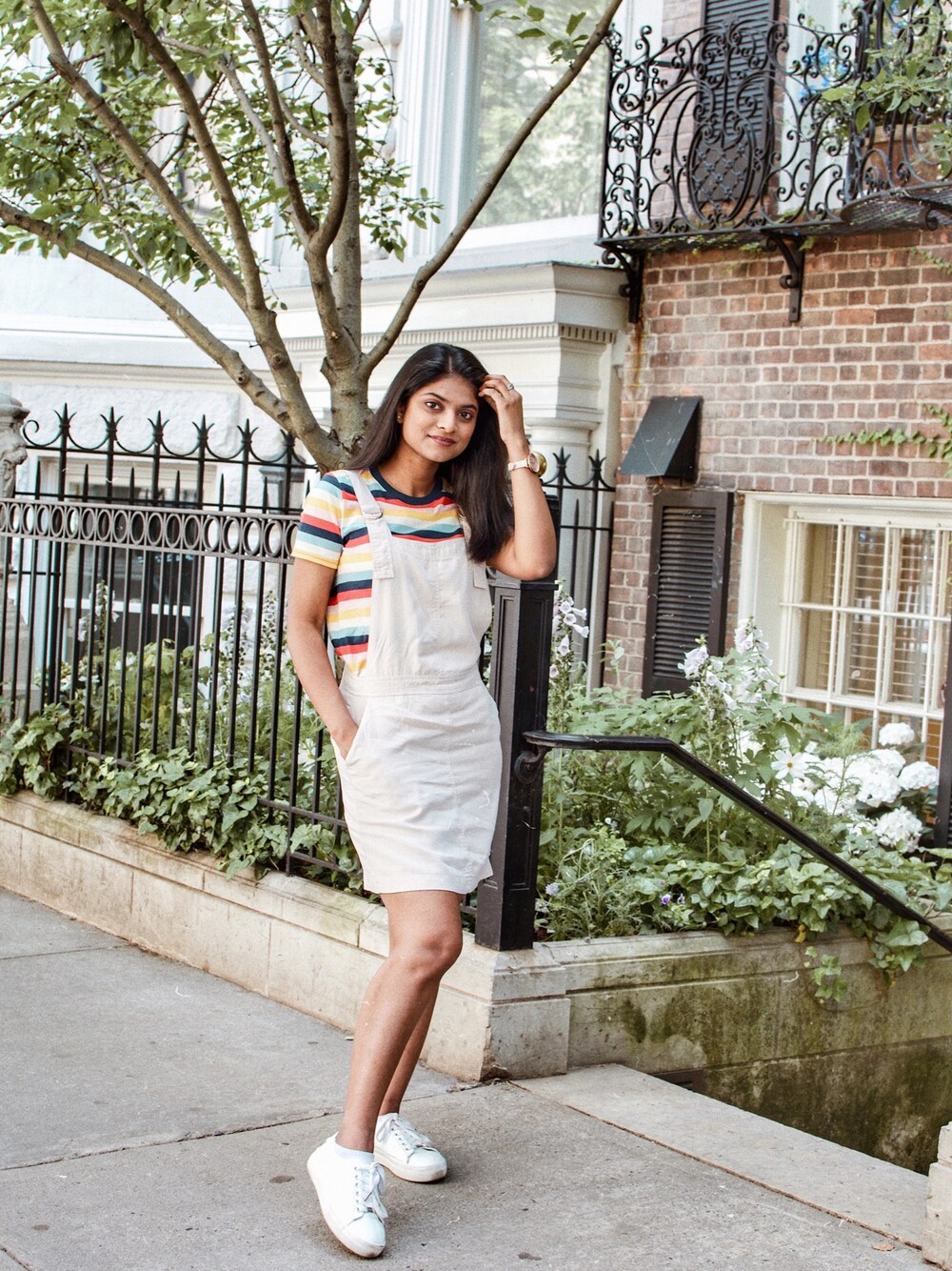「summer、ootd、fashioninspo、nycstreetstyle、NYC、VINTAGE、WEAR、stripes、Bershka、bershkastyle」｜「Bershkaのアイテム（ジャンパースカート、ベージュ系）」を使った、ShatabdiKathaさん（レディース・160cm）の夏コーディネートの1枚目の写真
