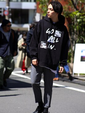 「BENDER TOKYO（ベンダートウキョウ）のアイテム（パンツ）」を使った、Revo.さん（メンズ・182cm）の春コーディネート
