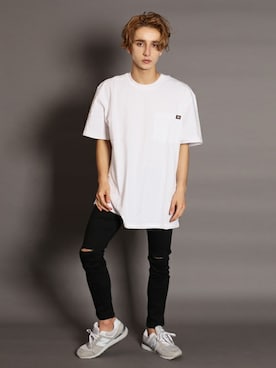 「Dickies（ディッキーズ）のアイテム（トップス）」を使った、Revo.さん（メンズ・182cm）の夏コーディネート