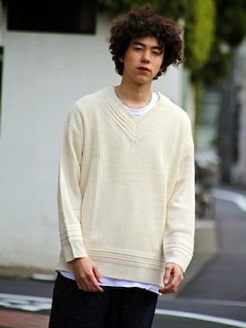 「Vネック」｜Revo.さん（メンズ・182cm）の秋コーディネート