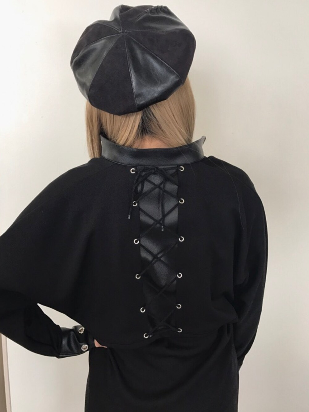 「ワンピース、black、レザー、outfit、fashion」｜「自分で作ったのアイテム（ワンピース、ブラック系）」を使った、KAEDEさん（レディース・154cm）の春コーディネートの1枚目の写真