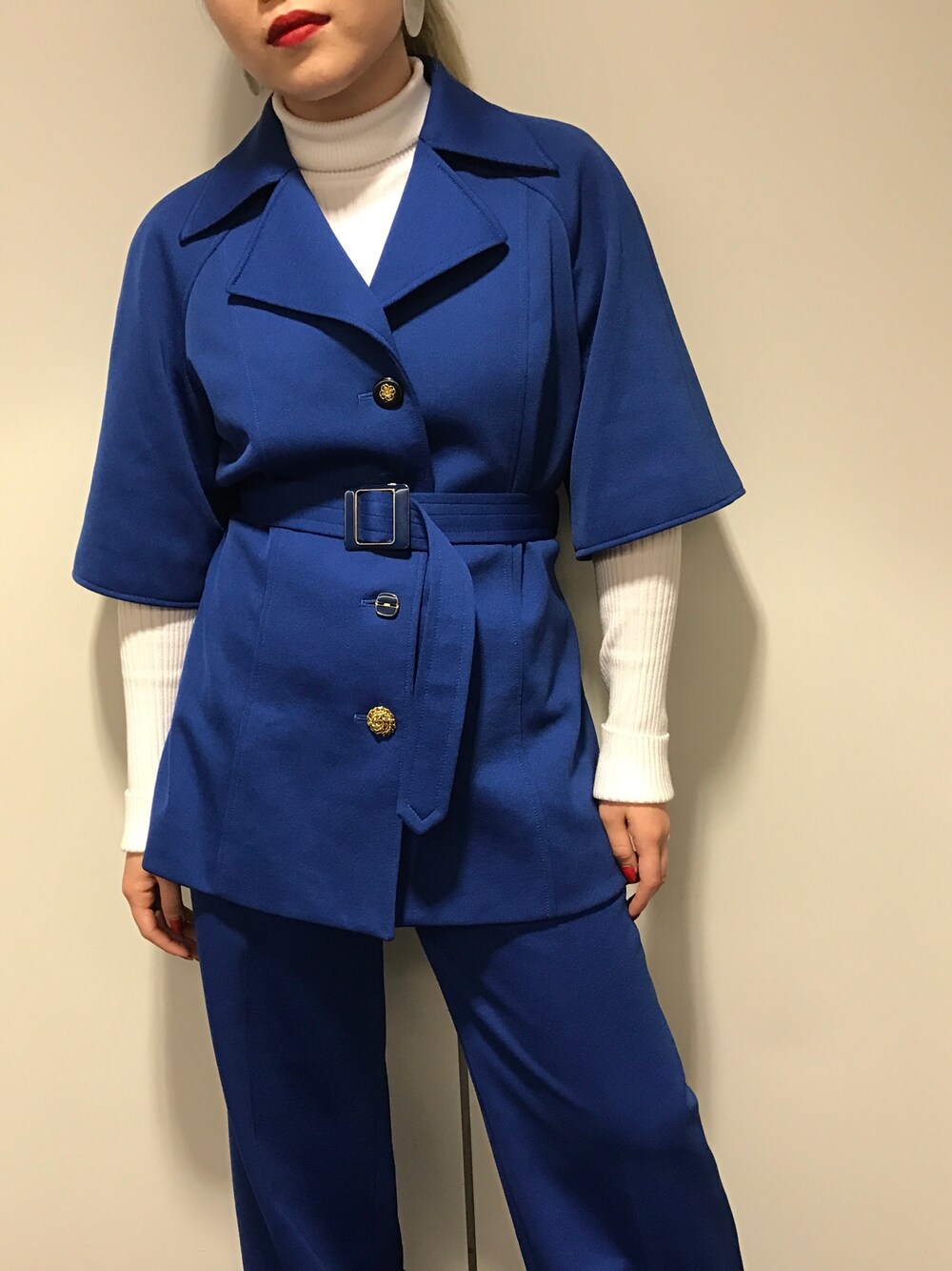 「セットアップ、blue、outfit、fashion、パンツスタイル」｜「usedのアイテム（ジャケット/アウター、ブルー系）」を使った、KAEDEさん（レディース・154cm）の春コーディネートの1枚目の写真