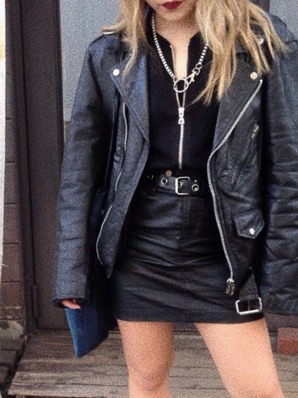 「black、ライダース、fashion」｜「友達ののアイテム（ライダースジャケット、ブラック系）」を使った、KAEDEさん（レディース・154cm）の春コーディネートの1枚目の写真