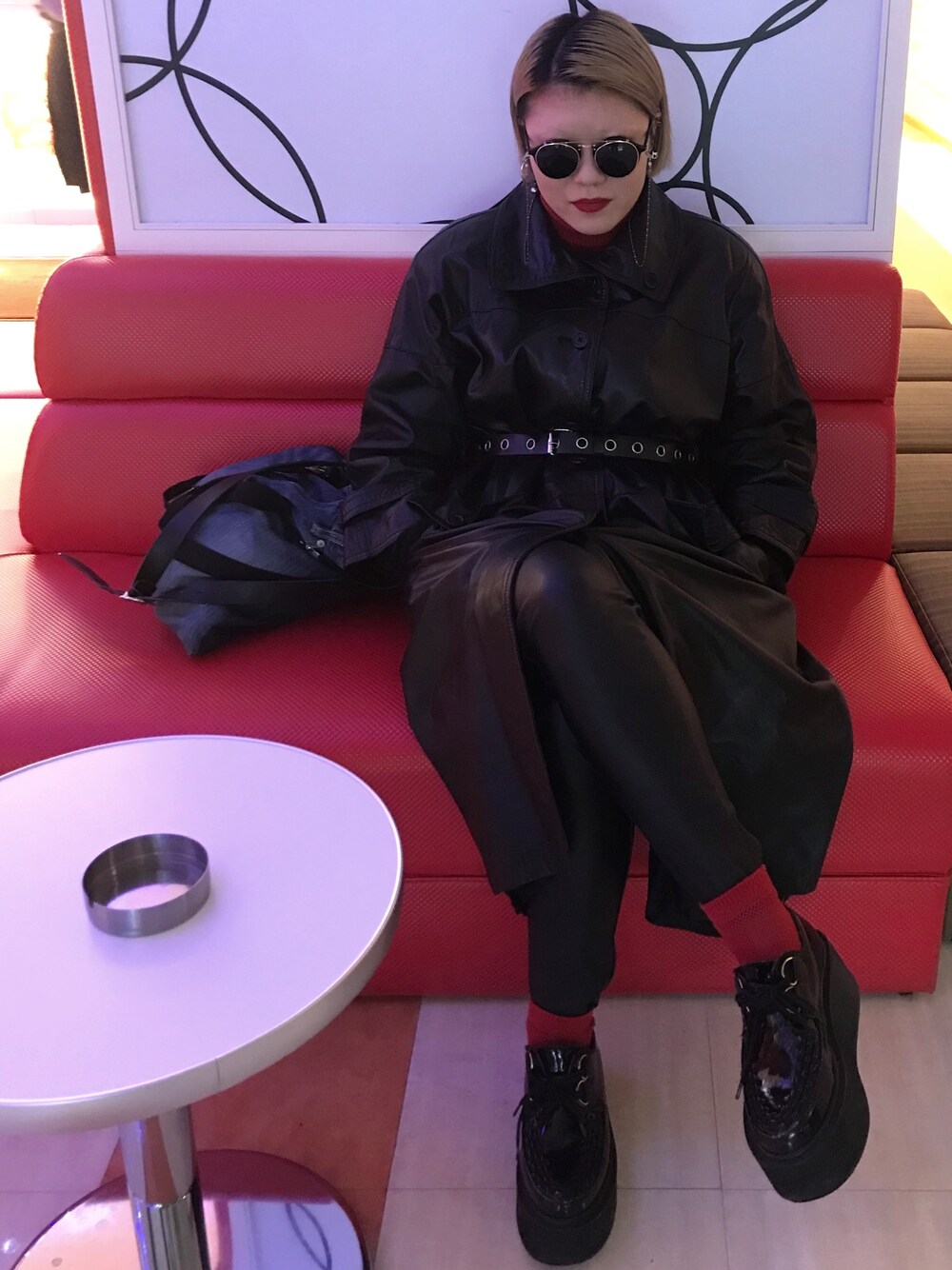 「black、服飾学生」｜「usedのアイテム（その他アウター、ブラック系）」を使った、KAEDEさん（レディース・154cm）の冬コーディネートの1枚目の写真
