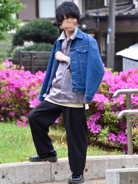 「肩掛け」｜「アイテム（デニムジャケット）」を使った、ゆうだい。さん（メンズ・164cm）の春コーディネート