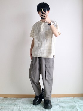 「GU（ジーユー）のアイテム（カーゴパンツ、グレー系）」を使った、ゆうだい。さん（メンズ・164cm・20代）の夏コーディネート