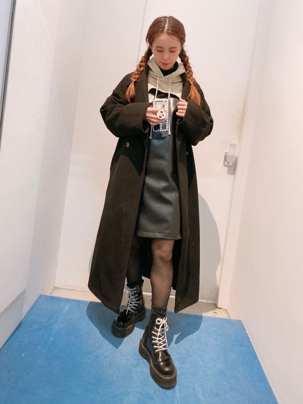 ZARAのパーカーを使った「ロングコート」の人気ファッション