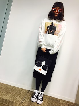 「jouetie（ジュエティ）のアイテム（パーカー、ホワイト系）」を使った、Jocelyn Chenさん（レディース）の冬コーディネート