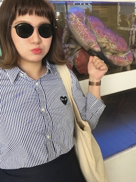 「PLAY COMME des GARCONS（プレイコムデギャルソン）のアイテム（シャツ/ブラウス、ブルー系）」を使った、Jocelyn Chenさん（レディース）の秋コーディネート