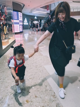 「Cath Kidston（キャスキッドソン）のアイテム（バックパック/リュック、ブルー系）」を使った、Jocelyn Chenさん（レディース）の秋コーディネート