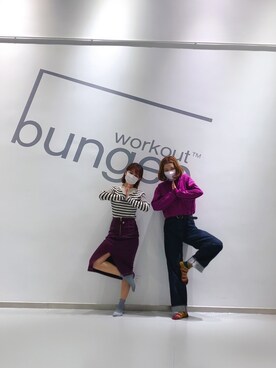 「UNIQLO（ユニクロ）のアイテム（Tシャツ/カットソー、パープル系）」を使った、Jocelyn Chenさん（レディース）の冬コーディネート