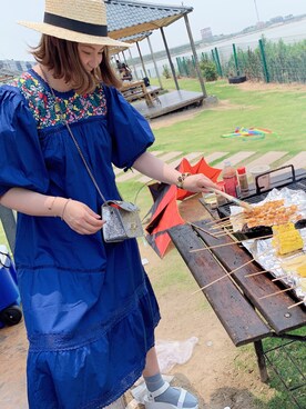 「Teva（テバ）のアイテム（サンダル、ホワイト系）」を使った、Jocelyn Chenさん（レディース）の夏コーディネート