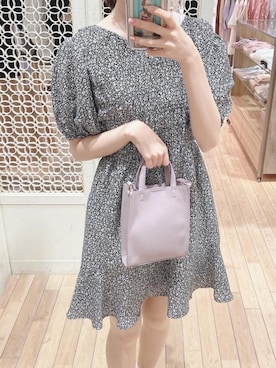 「MAJESTIC LEGON（マジェスティックレゴン）のガーリーフラワーミニワンピ（ワンピース）」を使った、めめさん（レディース・162cm）の春コーディネート