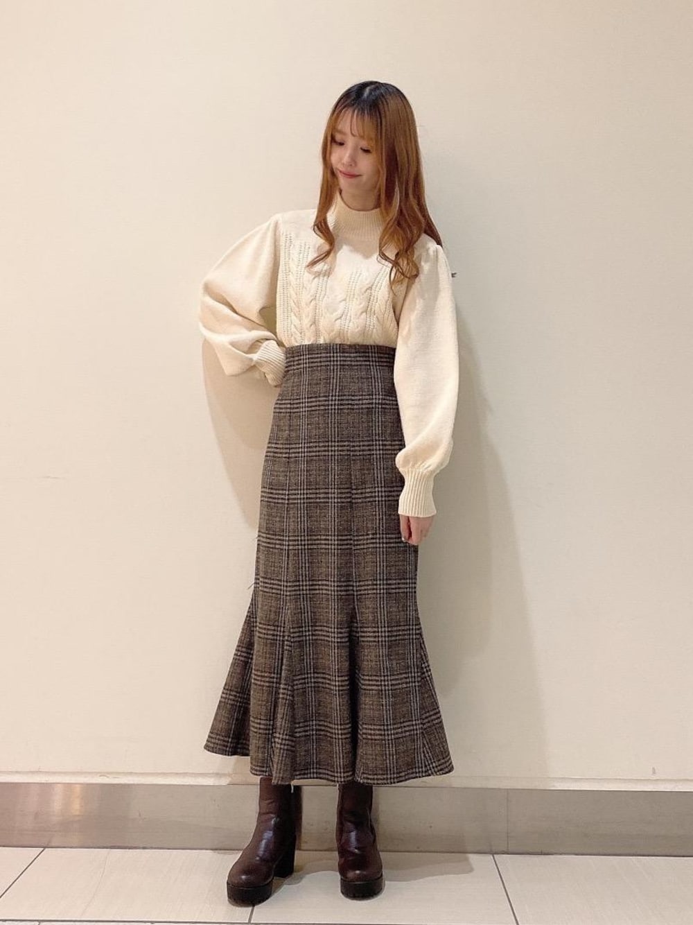 「デート、ガーリー、フェミニン、MAJESTIC LEGON、マジェスティックレゴン、高身長、モテ、オトナカワイイ、骨格ウェーブ、札幌パセオ」｜「MAJESTIC LEGONのサイドゴアボリュームブーツ（ブーツ、ブラウン系）」を使った、めめさん（レディース・162cm）の冬コーディネートの1枚目の写真