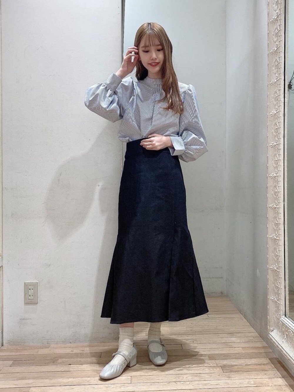 「パンプス、ストライプ、フェミニン、春服、MAJESTIC LEGON、マジェスティックレゴン、高身長、オトナカワイイ、骨格ウェーブ、でにむ」｜「MAJESTIC LEGONのストラップギャザーパンプス（パンプス、ベージュ系）」を使った、めめさん（レディース・162cm）の冬コーディネートの1枚目の写真