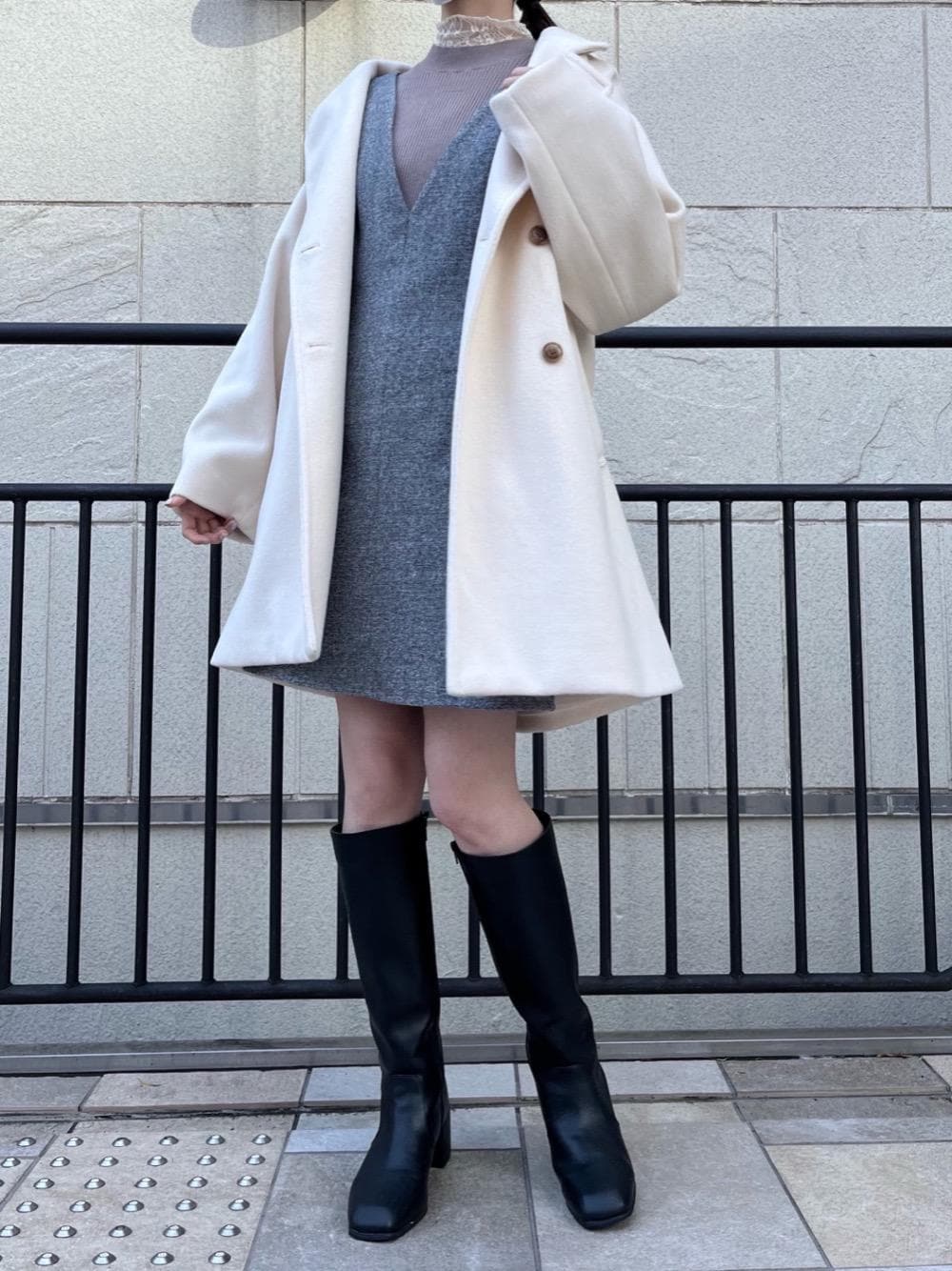 「デート、クリスマス、フェミニン、MAJESTIC LEGON、マジェスティックレゴン、大人ファッション、骨格ウェーブ、ロングブーツ👢、ワンピース 、ニット 」｜「MAJESTIC LEGONのZIP美脚ロングブーツ（ブーツ、ブラック系）」を使った、めめさん（レディース・162cm）の冬コーディネートの1枚目の写真