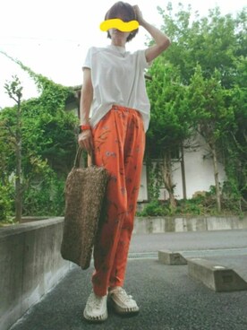 トートバッグを使った オレンジのパンツ の人気ファッションコーディネート Wear