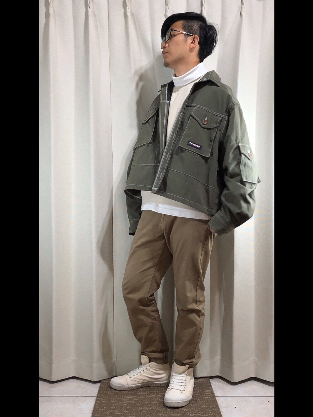「Paragraphのアイテム（ジャケット/アウター、グリーン系）」を使った、mikechungさん（メンズ・163cm）の冬コーディネートの1枚目の写真