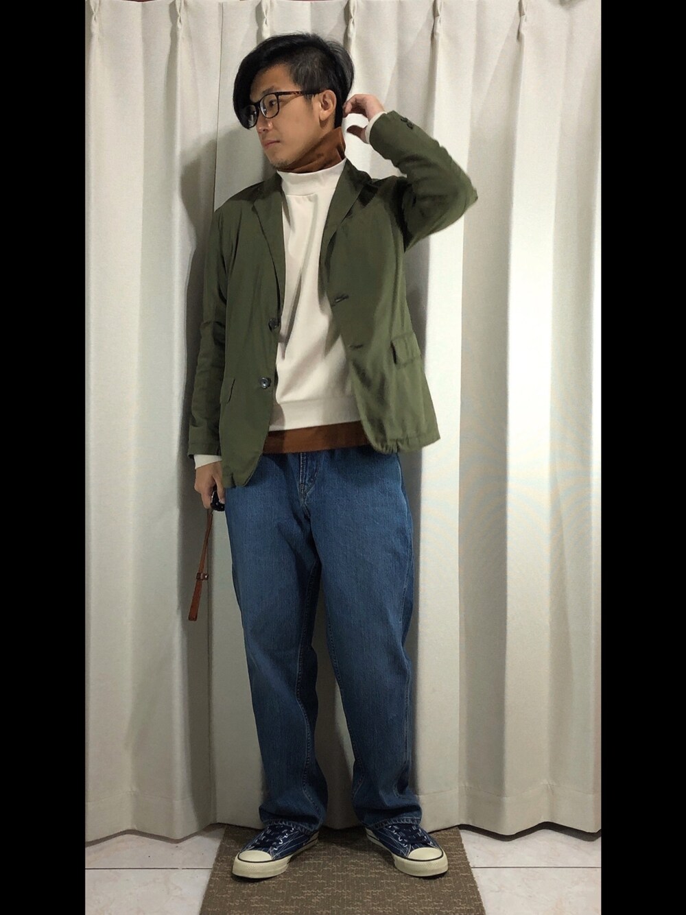 「GUのアイテム（トップス、ベージュ系）」を使った、mikechungさん（メンズ・163cm）の冬コーディネートの1枚目の写真