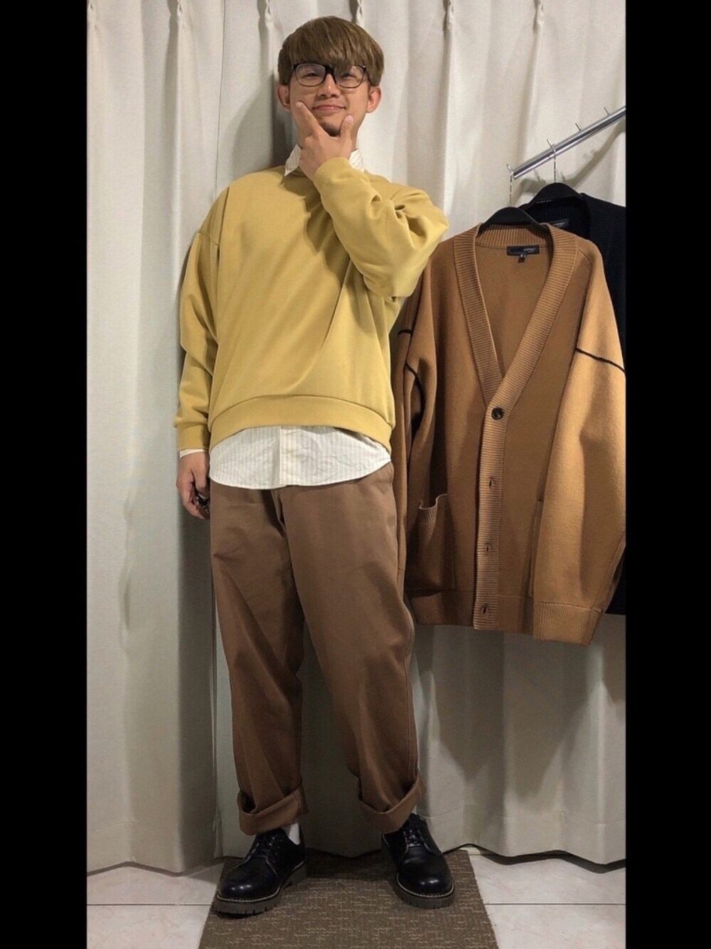 「GUのアイテム（トップス、イエロー系）」を使った、mikechungさん（メンズ・163cm）の春コーディネートの1枚目の写真