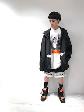「オフホワイト」｜「アイテム（マウンテンパーカー）」を使った、Muraiさん（メンズ・173cm）の夏コーディネート